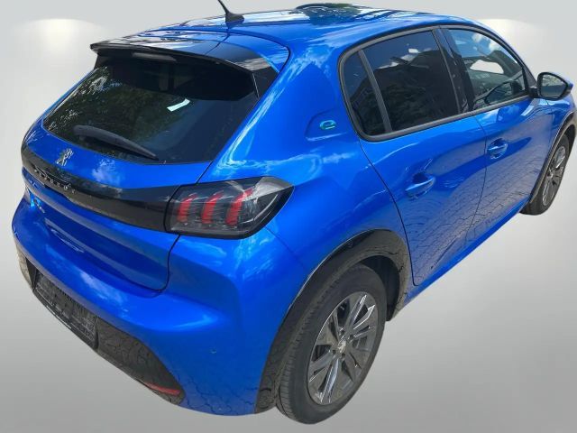Peugeot E-208 e- Elektromotor 136 Rückfahrkamera mit 180°