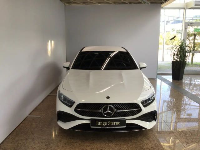 Mercedes-Benz A 200 AMG Line Premium