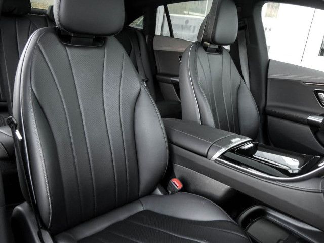 Mercedes-Benz EQE 300 Sedan