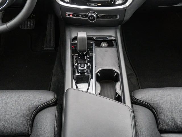 Volvo V60 Cross Country AWD Plus