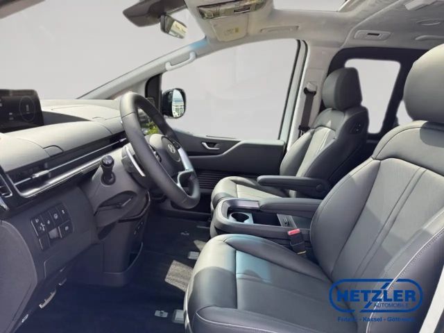 Hyundai Staria Signature