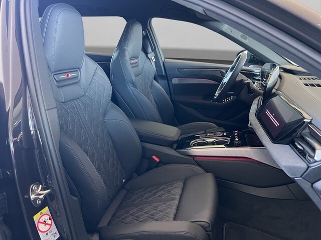 Audi A6 Avant Quattro S-Tronic