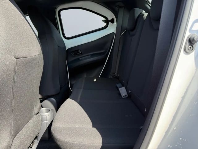 Toyota Aygo X Business Comfort Hatchback