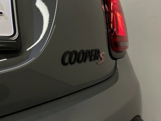 MINI Cooper S Cabrio Cooper S Cabrio Classic Trim Drivingass. Parkass.