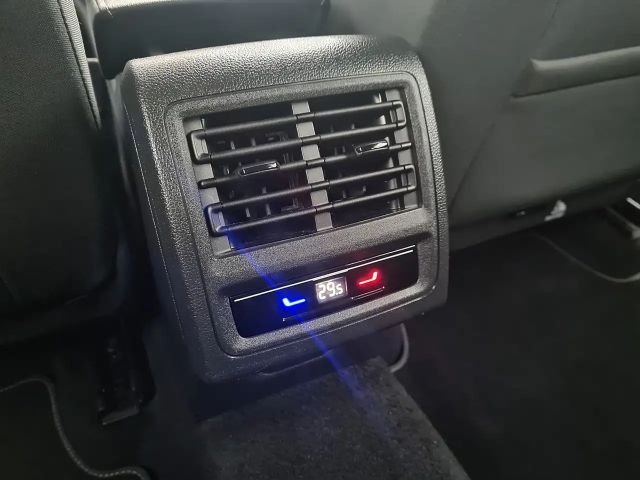 Volkswagen Golf DSG Life Variant