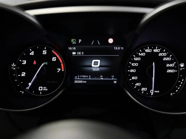 Alfa Romeo Giulia AT8 AWD Q4