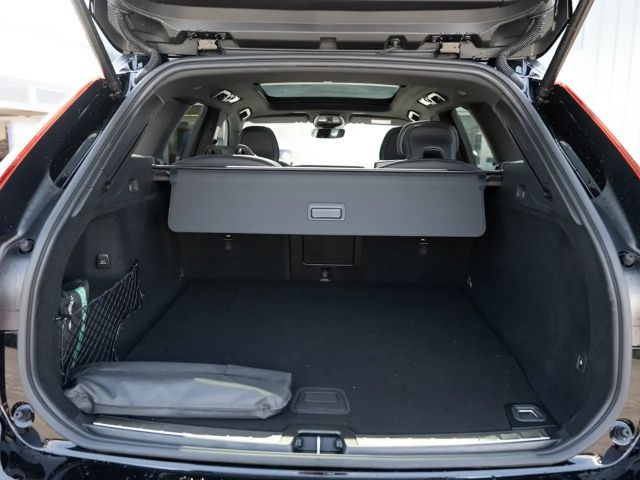 Volvo XC60 AWD Plus T8