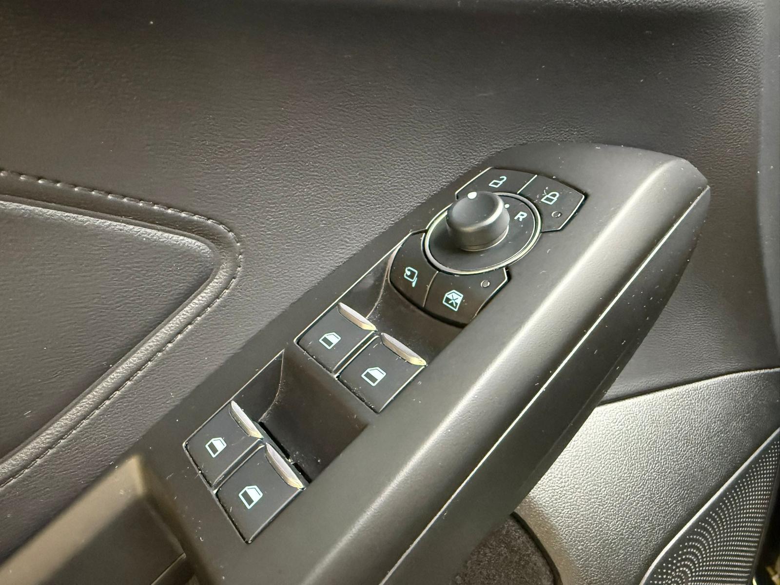 Ford Focus Tur 1.0 Titan >NAVI-LED-SHZ-TEMP-DAB-PDC+