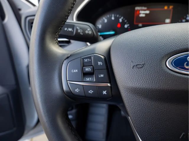 Ford Focus C & C 1.0L 125PS PDC KAMERA NAVI LED