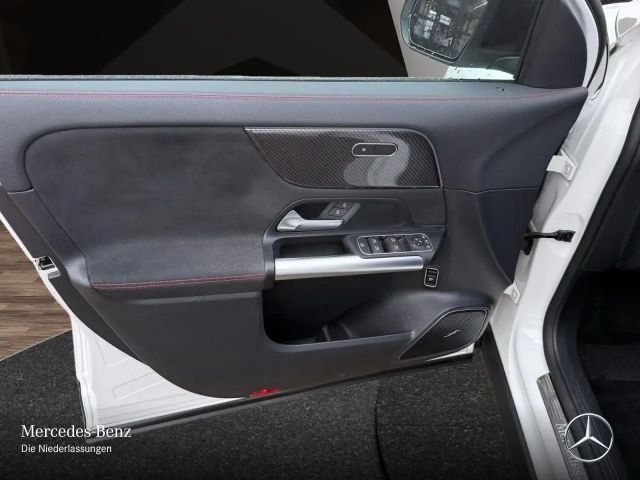 Mercedes-Benz GLA 250 4MATIC AMG Line