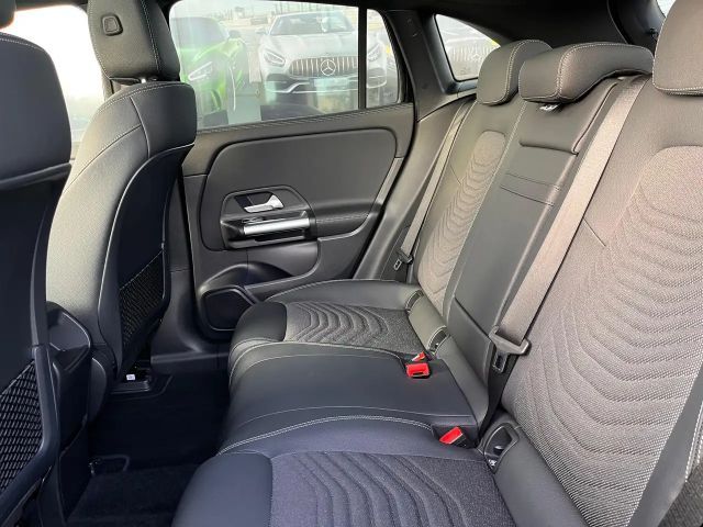 Mercedes-Benz EQA 300 4MATIC