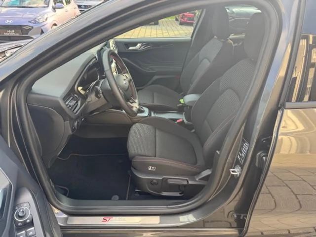 Ford Focus EcoBoost ST Line