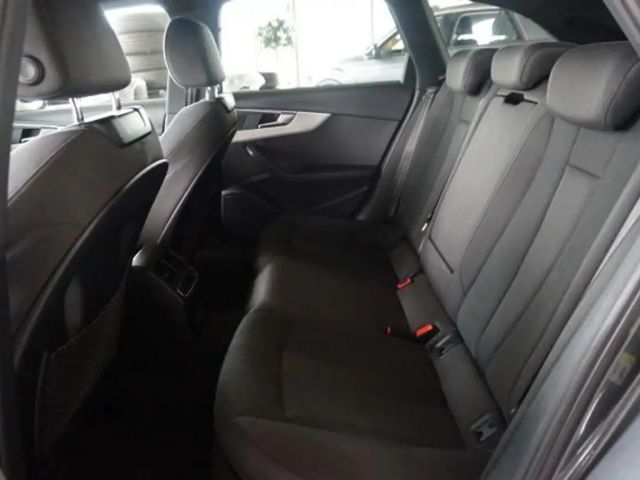 Audi A4 40 TFSI S-Line S-Tronic