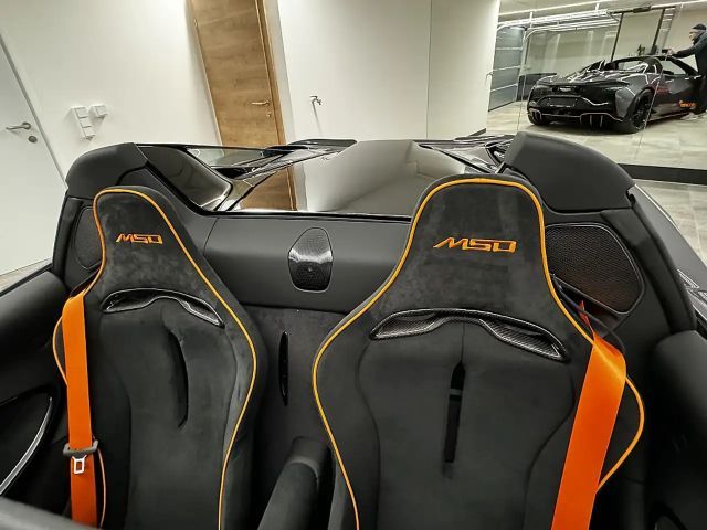 McLaren Artura Spider