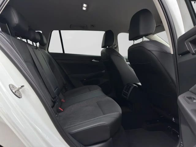 Volkswagen Golf 1.5 TSI DSG Life Variant