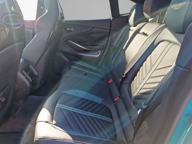 Aston Martin DBX 707