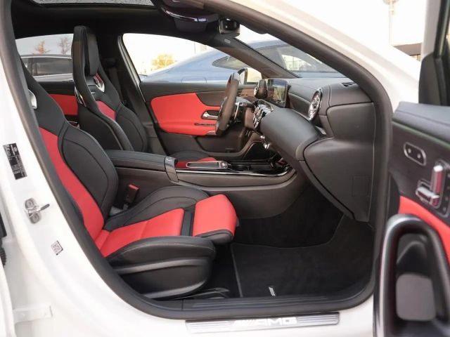 Mercedes-Benz A 35 AMG 4MATIC AMG Line