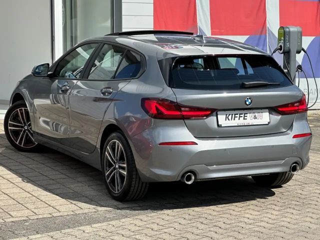 BMW 120 120i Sedan