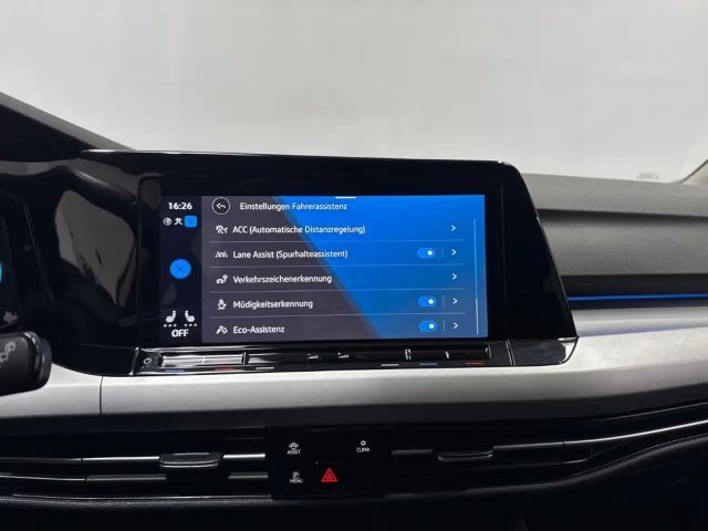 Volkswagen Golf 1.5 eTSI DSG Life Variant