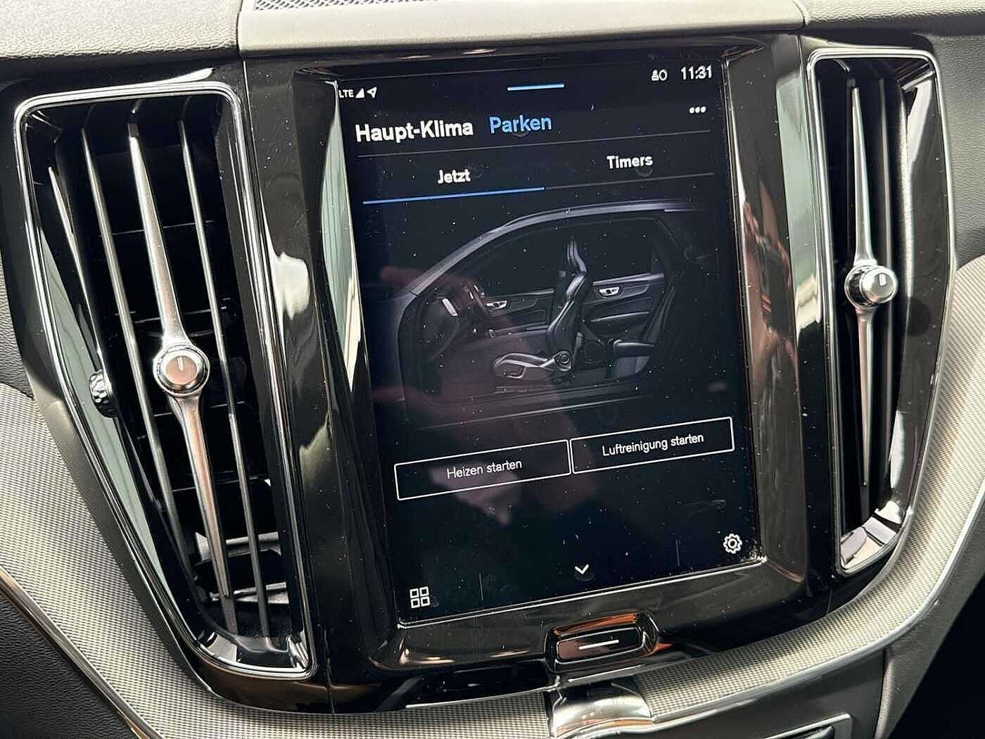 Volvo XC60 Dark Plus