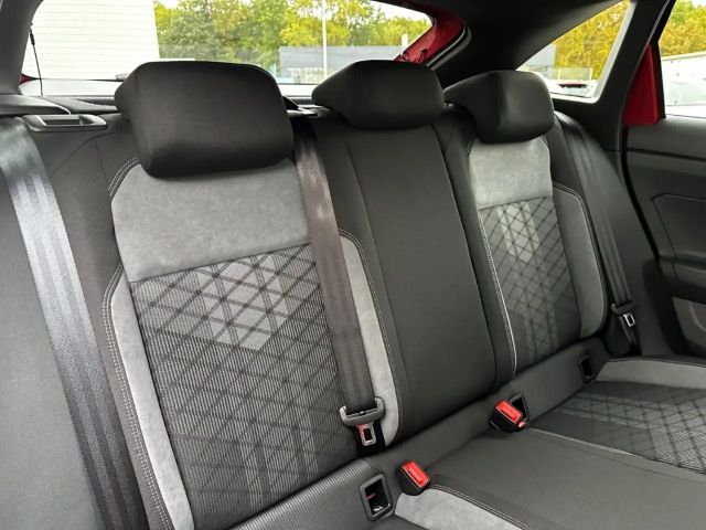 Volkswagen Taigo 1.0 TSI DSG R-Line