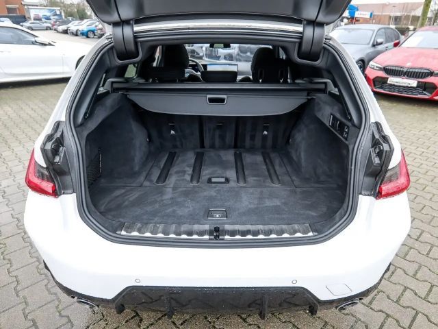 BMW 330 330d M-Sport Touring xDrive