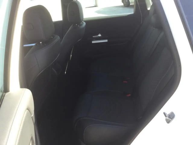 Mercedes-Benz B 180 Progressive