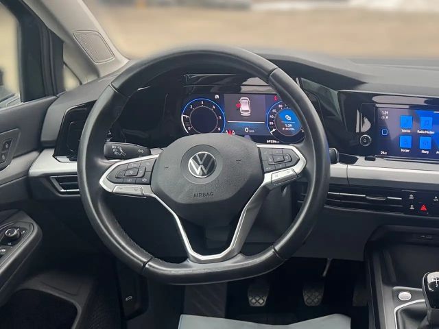 Volkswagen Golf Life Variant