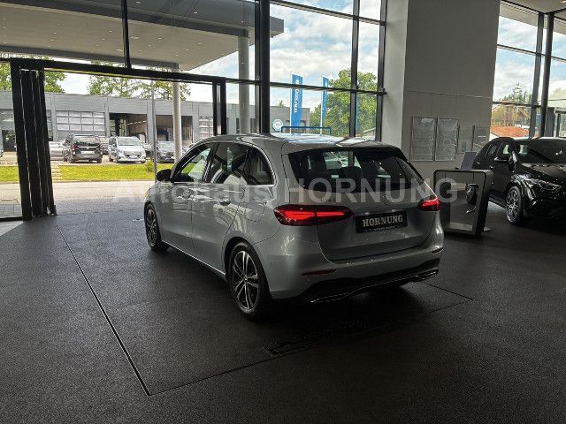 Mercedes-Benz B 180 Sedan