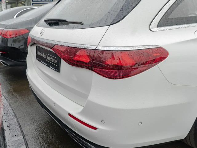 Mercedes-Benz E 200 AVANTGARDE Estate