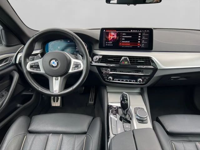 BMW 540 540d M-Sport Touring xDrive