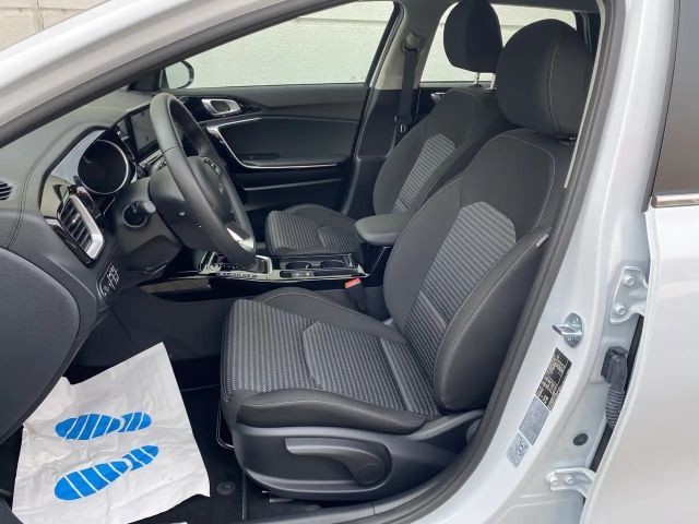 Kia Ceed CRDi Hybrid Vision