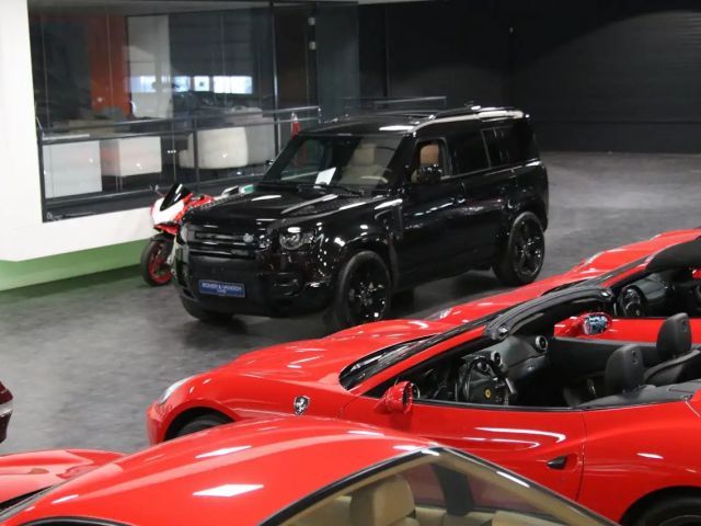 Land Rover Defender 110 D300 Dynamic HSE