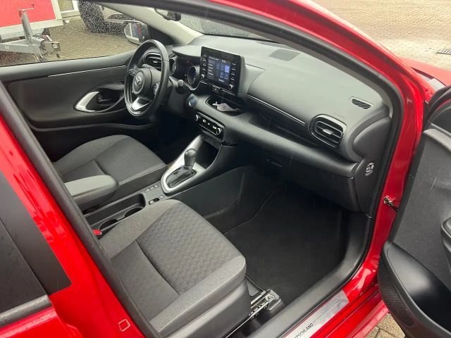 Toyota Yaris Hatchback Hybride Team D