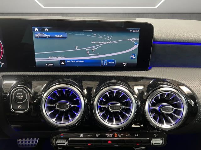 Mercedes-Benz A 220 4MATIC AMG Line