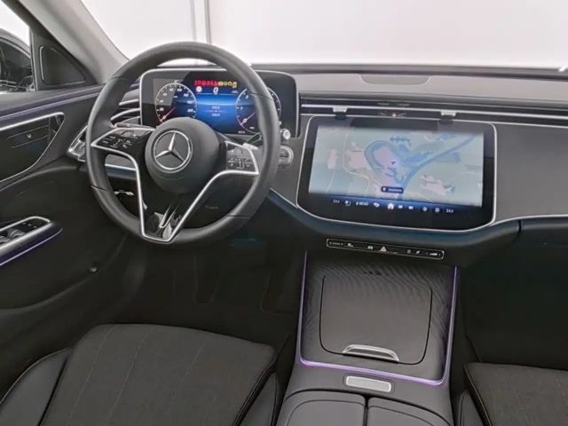 Mercedes-Benz E 220 AVANTGARDE