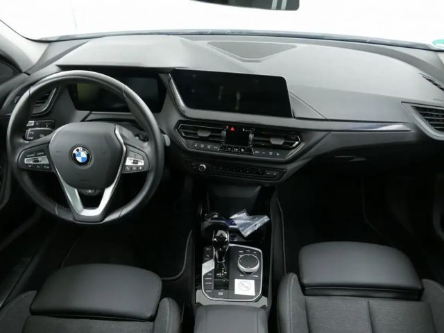 BMW 118 118i Sedan Sport Line