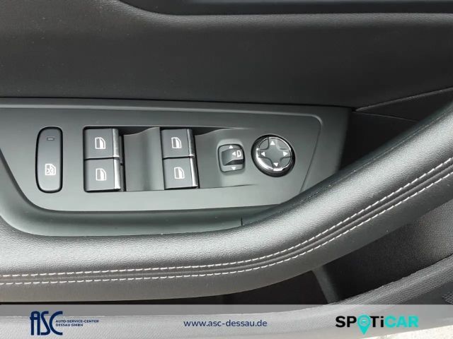 Peugeot 508 SWGT/MatrixLED/Sitz+Lenkradheiz/el.Heckkl/CarPlay/