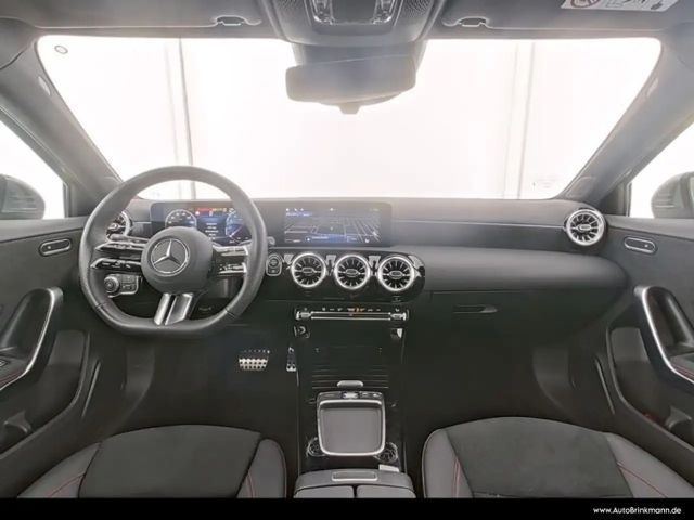 Mercedes-Benz A 180 AMG Line