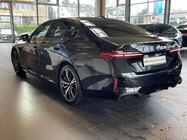 BMW 520 520i M-Sport Sedan