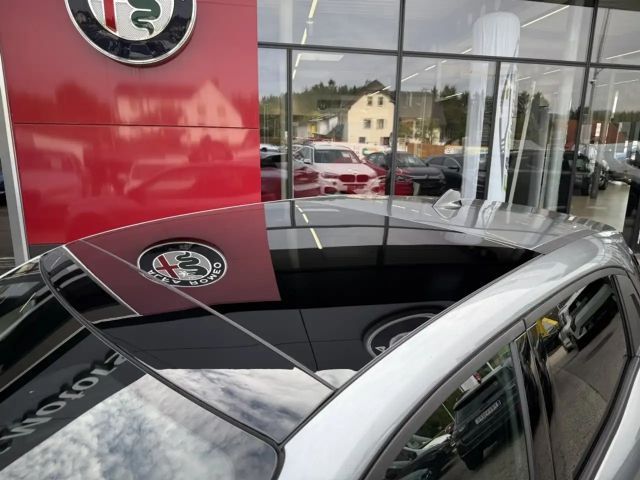 Alfa Romeo Junior Ibrida