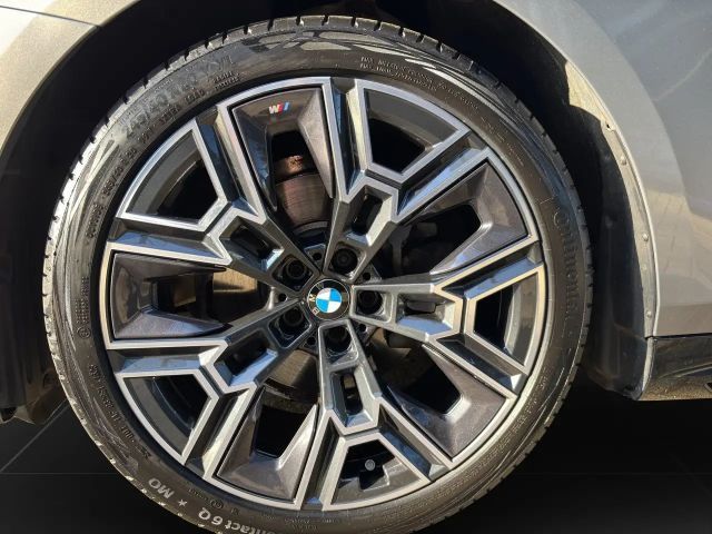 BMW 520 520d M-Sport Sedan