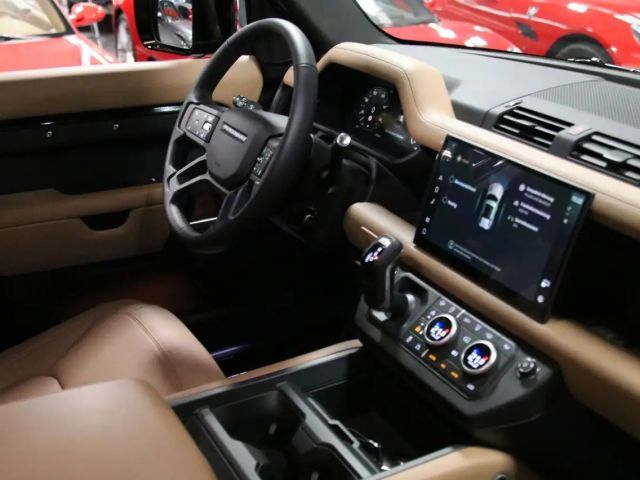 Land Rover Defender 110 D300 Dynamic HSE