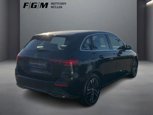 Mercedes-Benz B 250 4MATIC Progressive Sedan