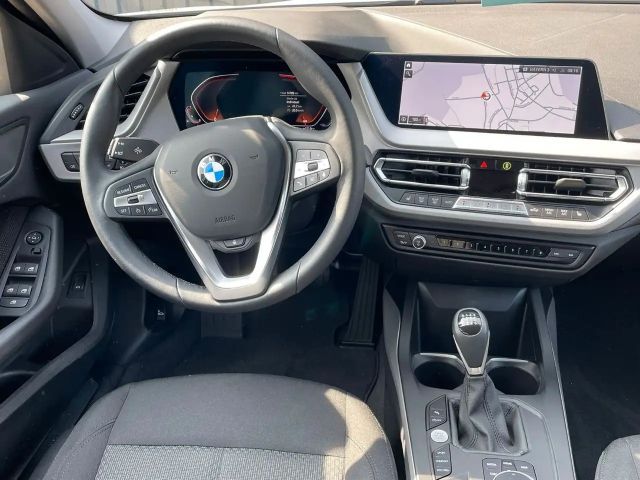 BMW 116 116i 5-deurs Sedan