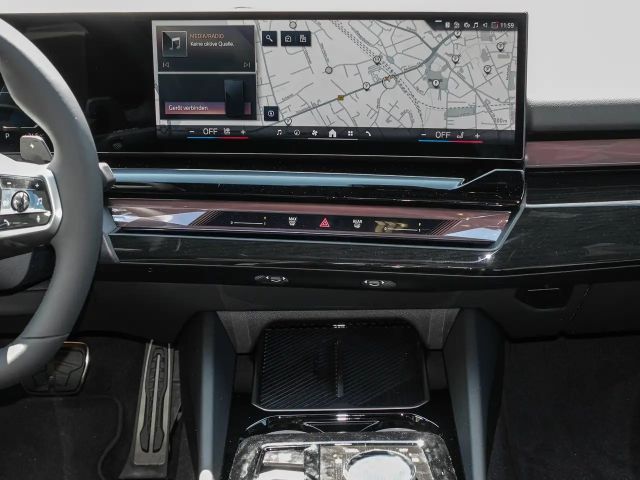 BMW 520 520d M-Sport Sedan