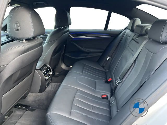 BMW 520 520d M-Sport Sedan