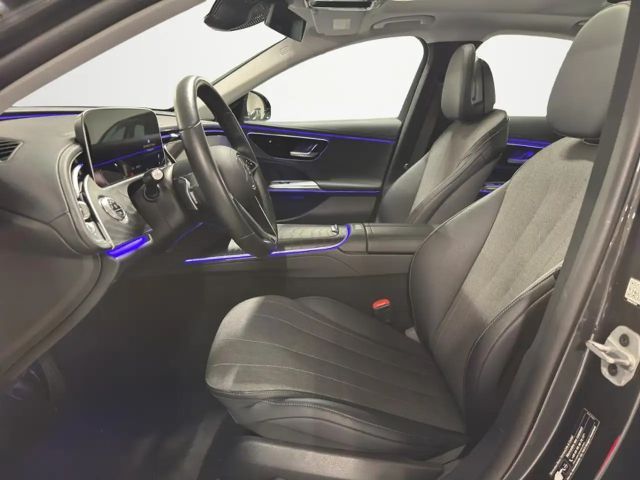 Mercedes-Benz E 200 AVANTGARDE Sedan