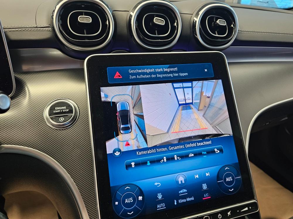 Mercedes-Benz C 200 AMG Line Sedan