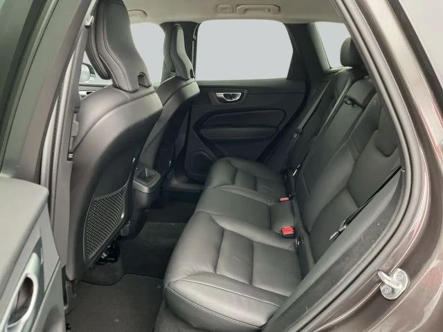 Volvo XC60 AWD Dark Plus